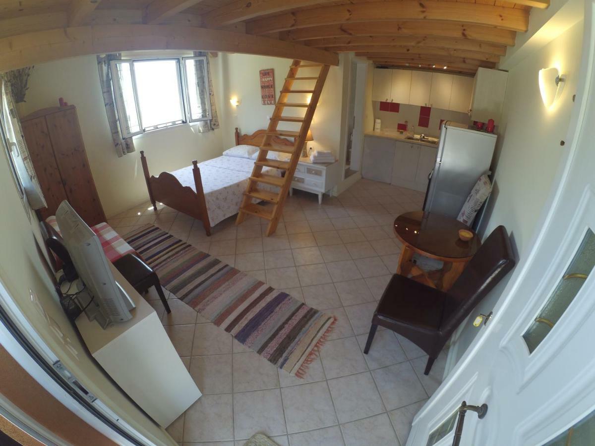 Kostas Walkers Point Bed & Breakfast Dafnáta Dış mekan fotoğraf